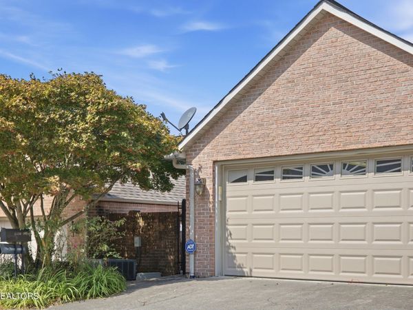 1130 Fairgrounds Court, Kingston, TN 37763
