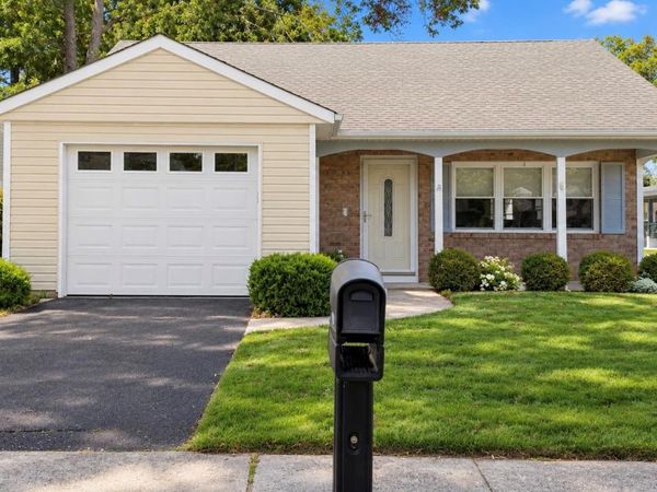 346 Edinburgh Drive , Ridge, NY 11961