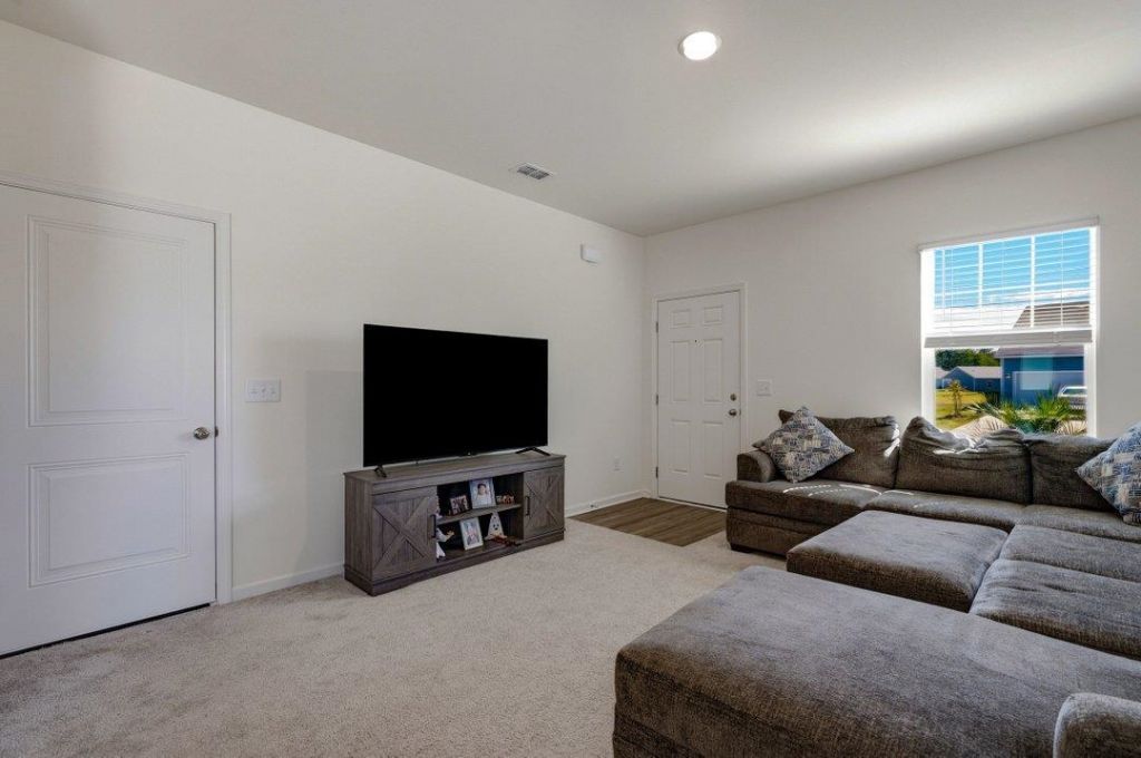 434 Castillo Dr.  Photo 4