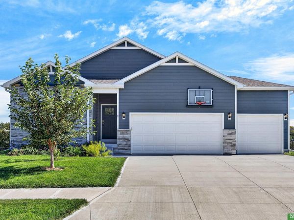 12117 S 204th Avenue, Gretna, NE 68028
