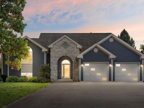 28827 Kramer DRIVE, Waterford, WI 53185