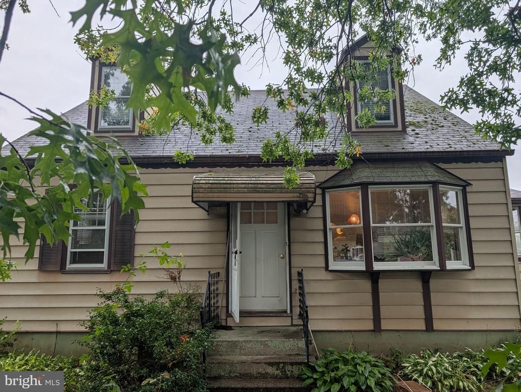 1045 N WARREN STREET , POTTSTOWN, PA 19464