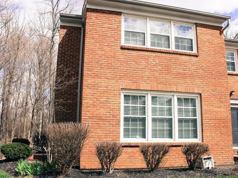 9112 Dominion Circle, Sycamore Township, OH 45249 Photo 2