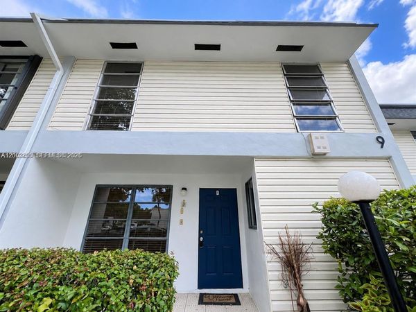 2750 N 34th Ave , Unit 9D, Hollywood, FL 33021