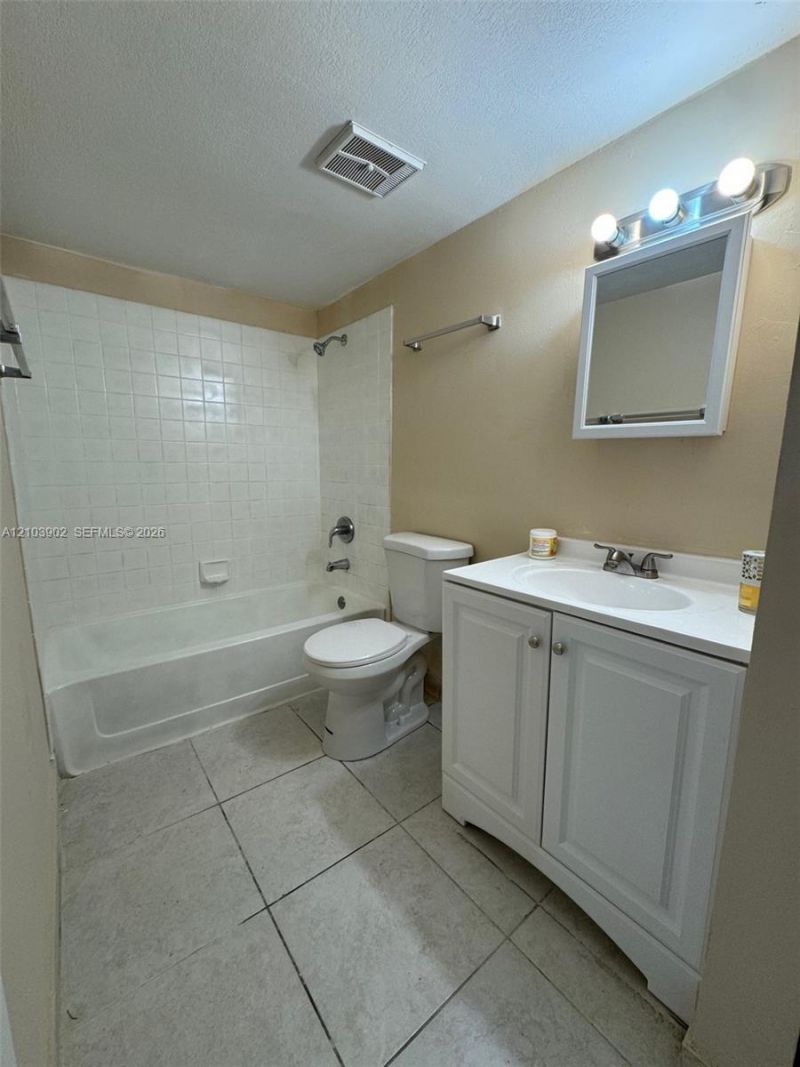 7429 SW 152nd Ave, Unit 13-106, Miami, FL 33193 Photo