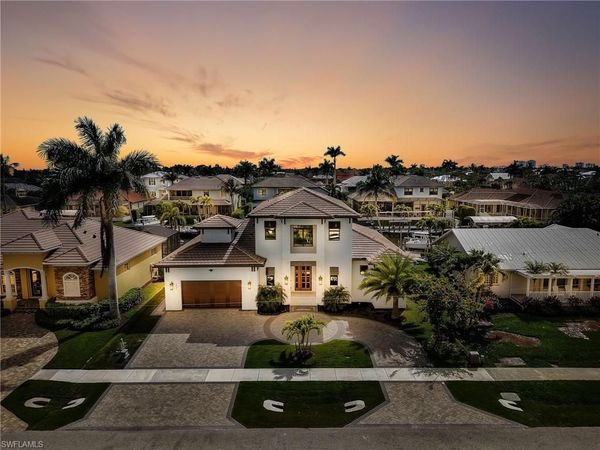 1813 Menorca CT , MARCO ISLAND, FL 34145