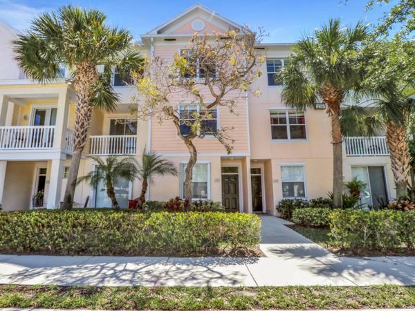255 Murcia Drive, Unit 203, Jupiter, FL 33458