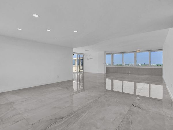 201 N Riverside Drive, Unit #802, Pompano Beach, FL 33062