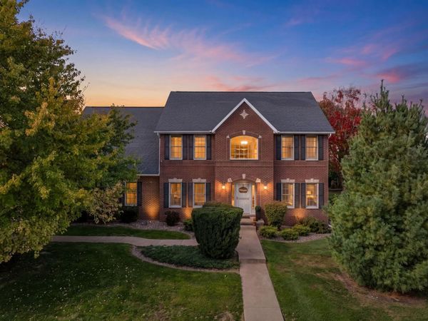 4960 Foxborough Court , Bettendorf, IA 52722