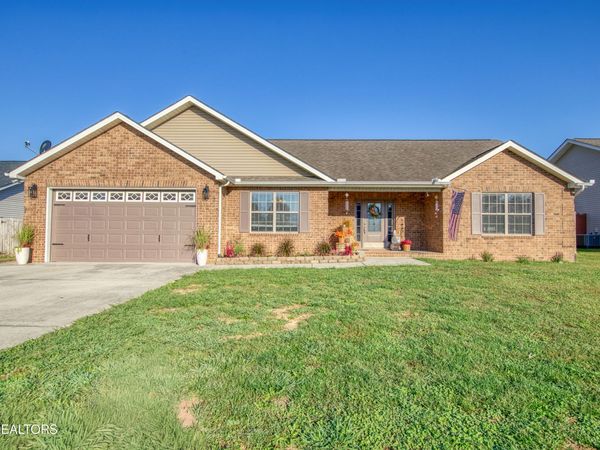 743 Hillside Lane, Lenoir City, TN 37771