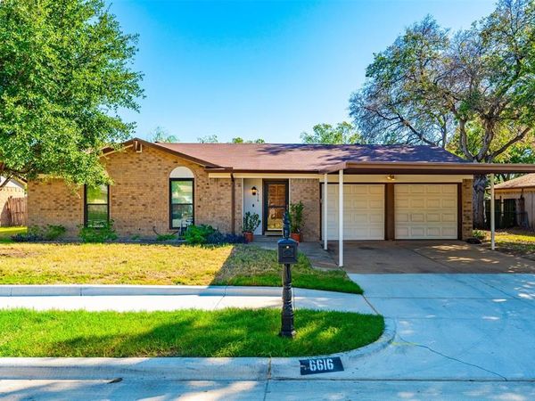 6616 Summertime Lane, Watauga, TX 76148