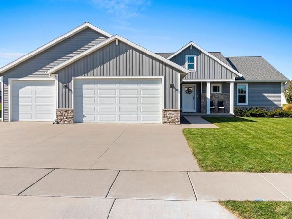 2985 E BLUETOPAZ DRIVE, Appleton, WI 54913