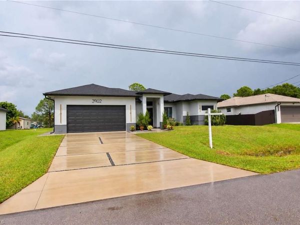 3902 4th ST SW, LEHIGH ACRES, FL 33976