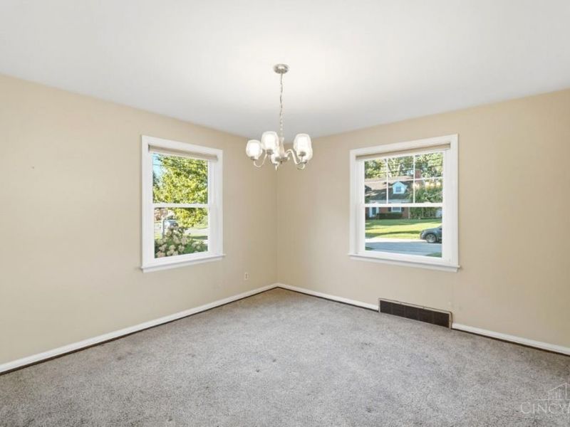 5458 Karen Avenue, Green Township, OH 45248 Photo 10