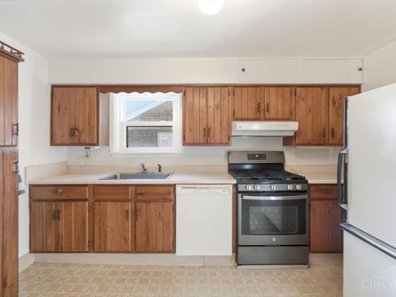 5458 Karen Avenue, Green Township, OH 45248 Photo 13