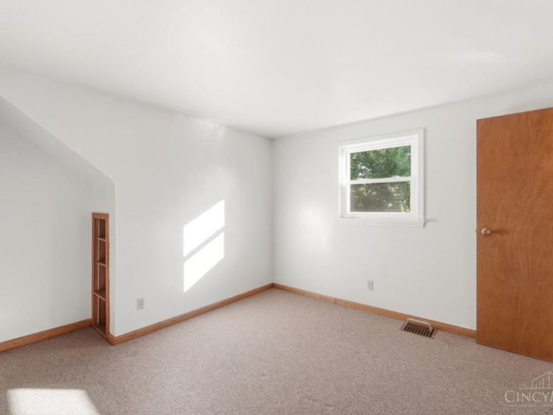 5458 Karen Avenue, Green Township, OH 45248 Photo 24