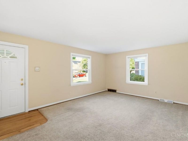 5458 Karen Avenue, Green Township, OH 45248 Photo 6