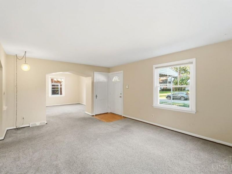 5458 Karen Avenue, Green Township, OH 45248 Photo 8