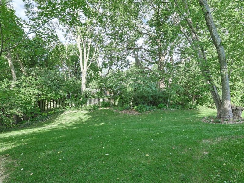 281 Carriage Circle Drive, Springdale, OH 45246 Photo 27