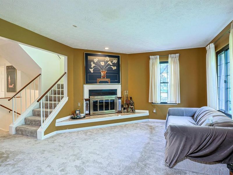 281 Carriage Circle Drive, Springdale, OH 45246 Photo 5