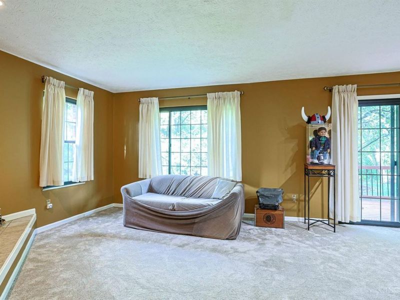 281 Carriage Circle Drive, Springdale, OH 45246 Photo 6