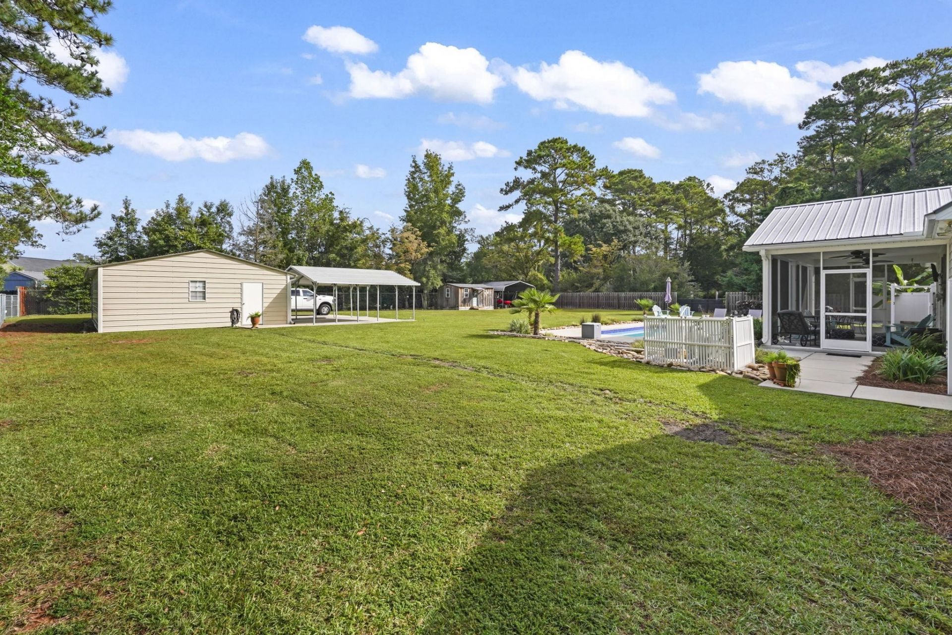 1906 Pond Rd. Photo 17
