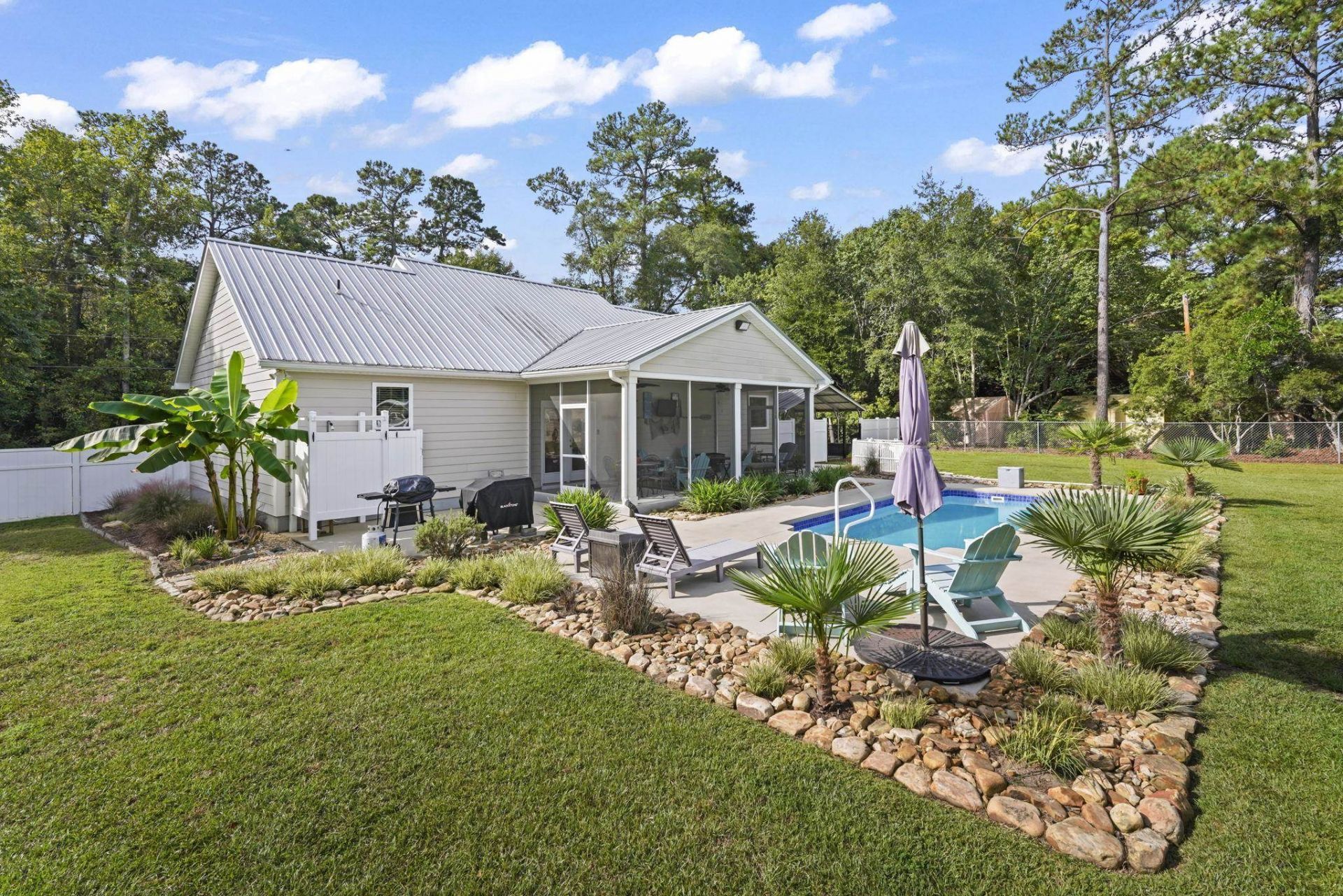 1906 Pond Rd. Photo 21