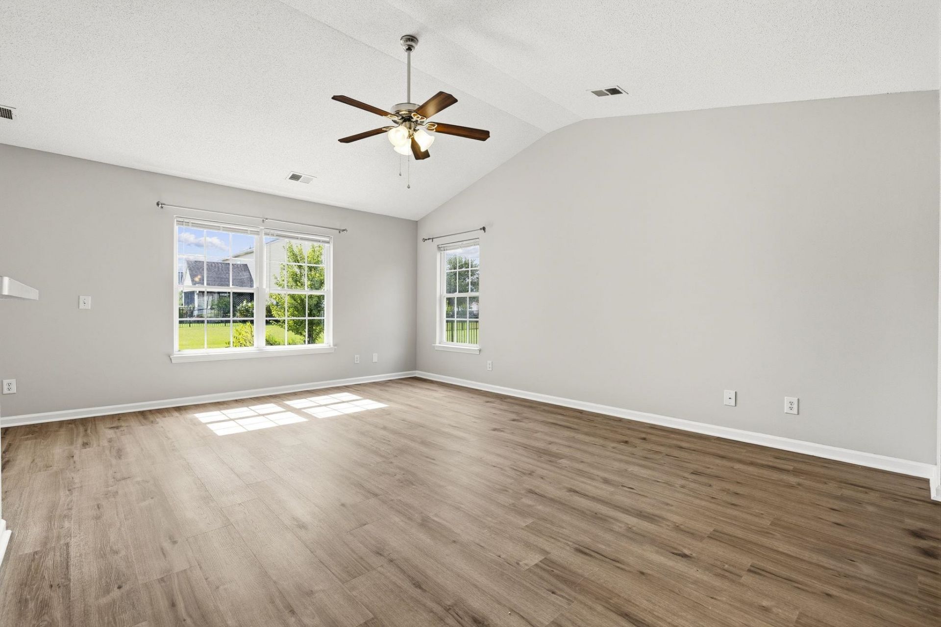 175 Tibton Circle Photo 10