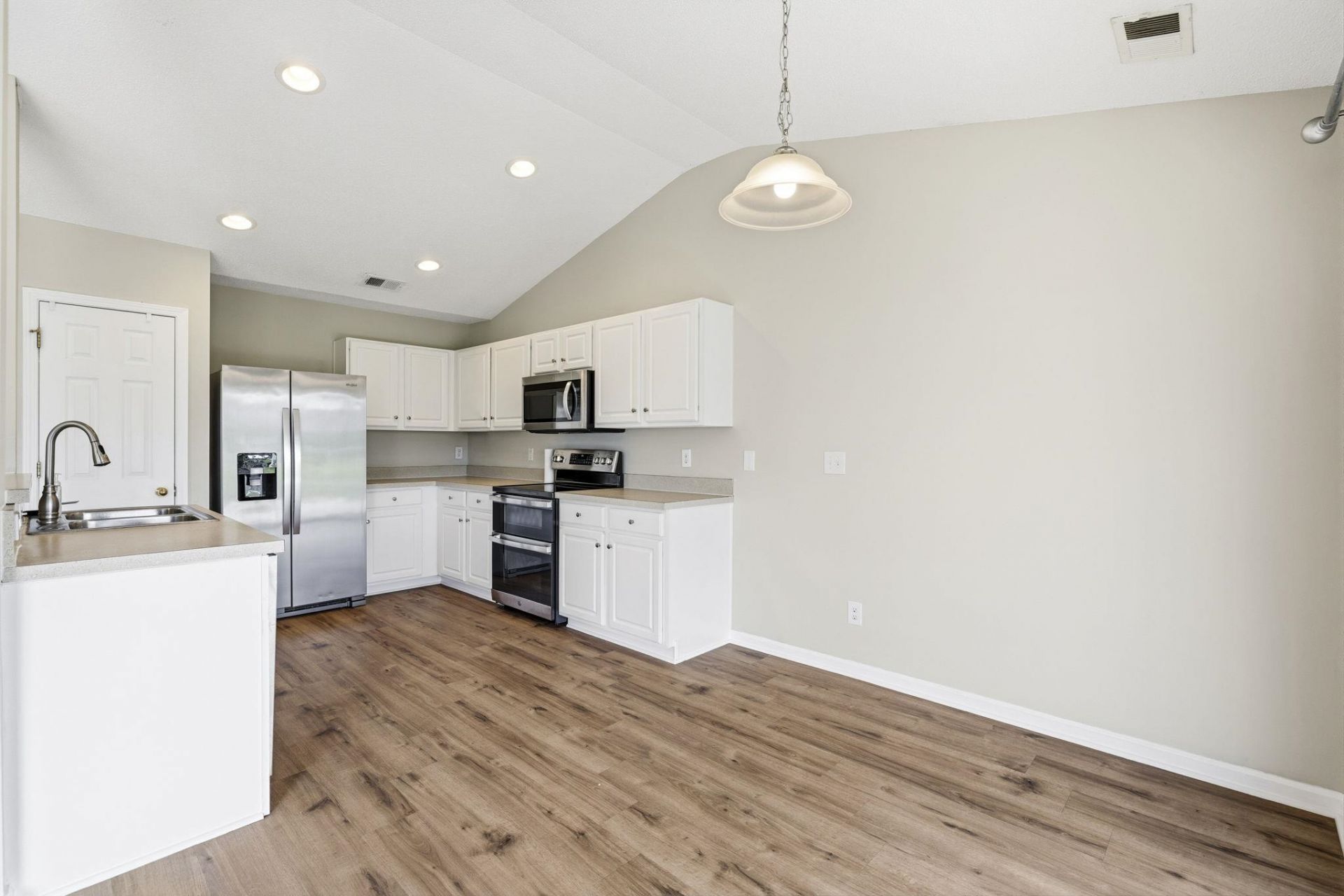 175 Tibton Circle Photo 16