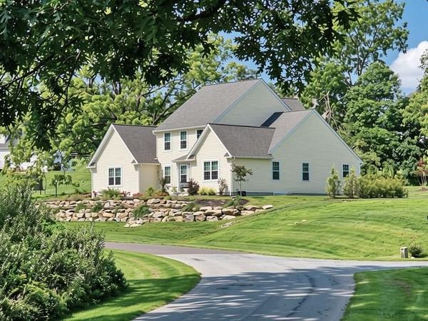 2645 LONGRIDGE DRIVE, HELLERTOWN, PA 18055