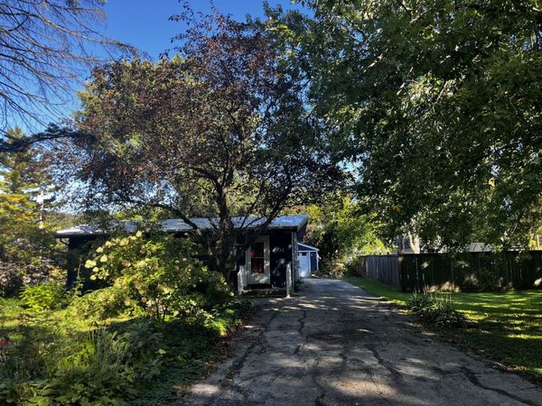 601 Locust Avenue , Geneva, IL 60134