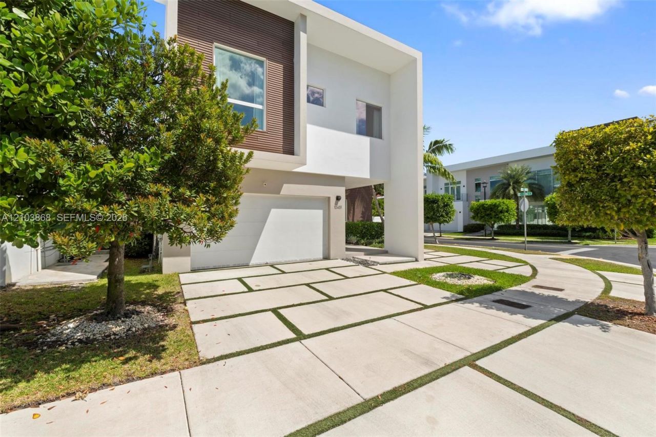 10431 NW 68th Ter , Doral, FL 33178 Photo