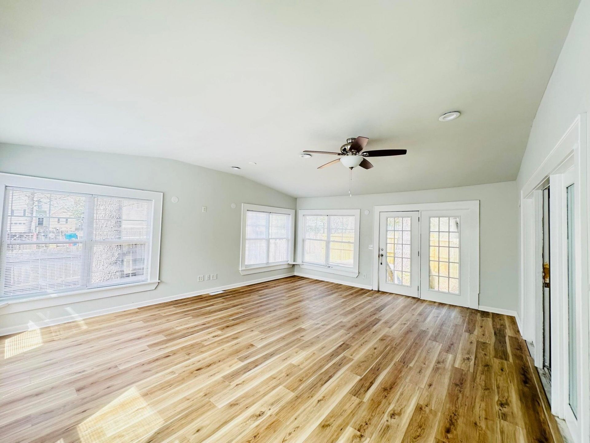 112 Mansfield Boulevard Photo 42