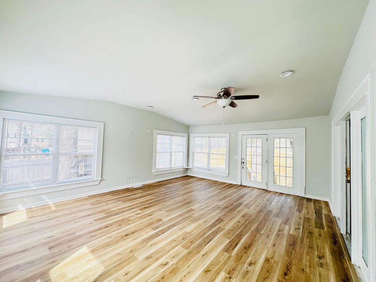 112 Mansfield Boulevard Photo 43