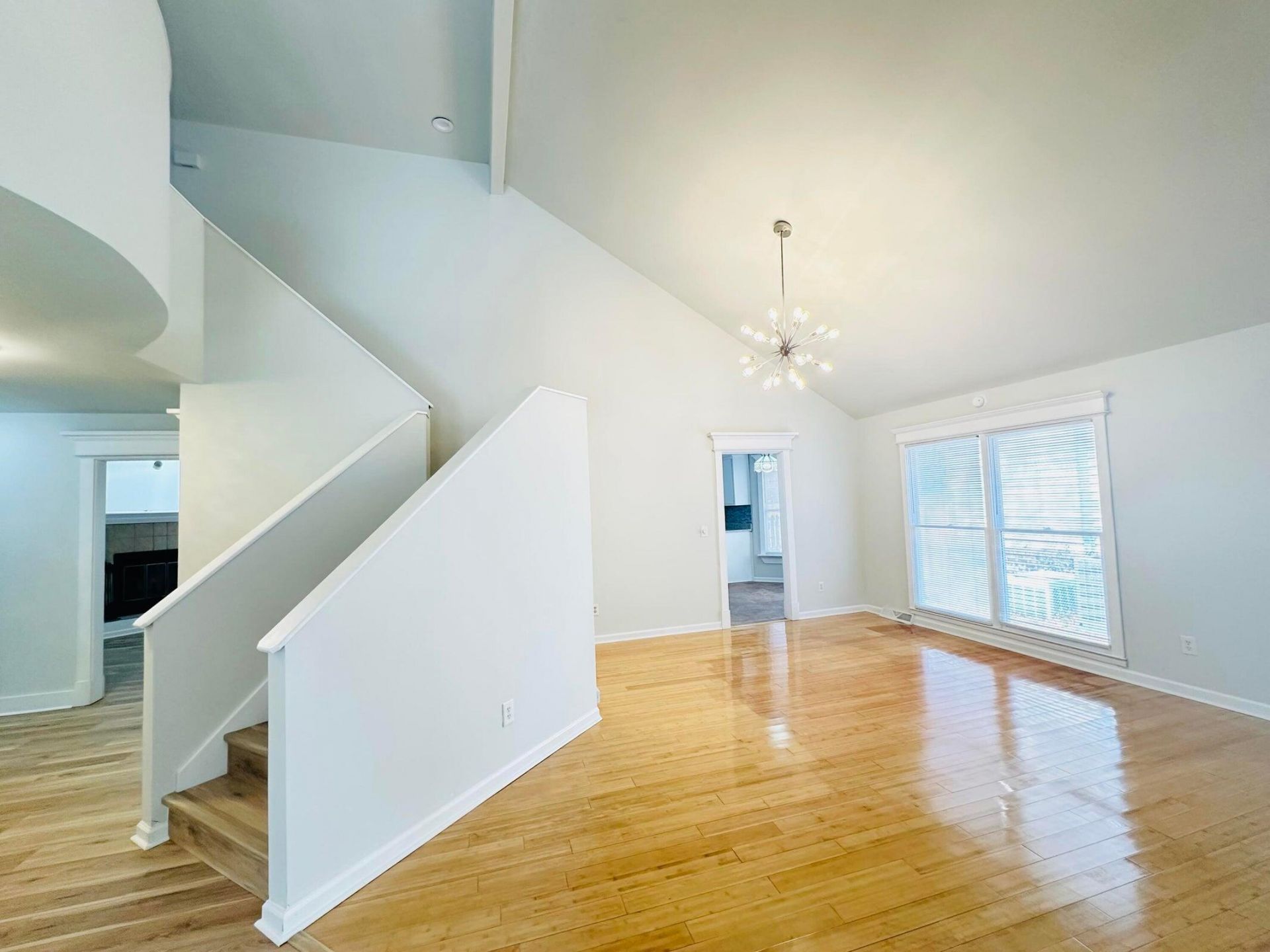 112 Mansfield Boulevard Photo 5