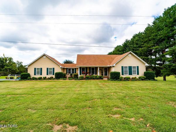 195 Ray Cemetery Rd, Sparta, TN 38583