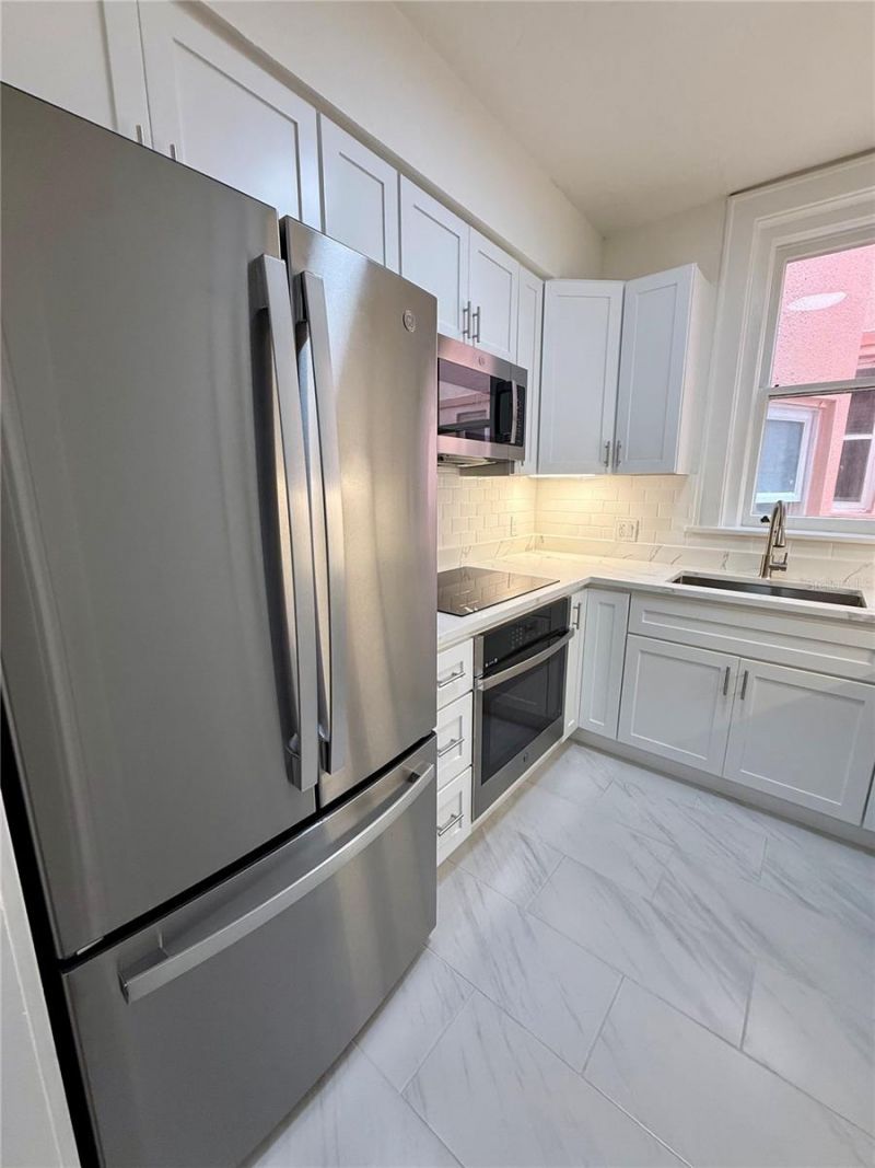 1221 N Palm Avenue , Unit 204, Sarasota, FL 34236 Photo