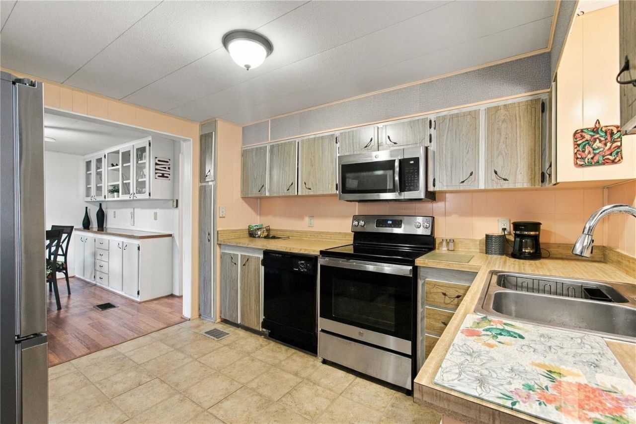 104 52nd Avenue Plaza E, Bradenton, FL 34203 Photo