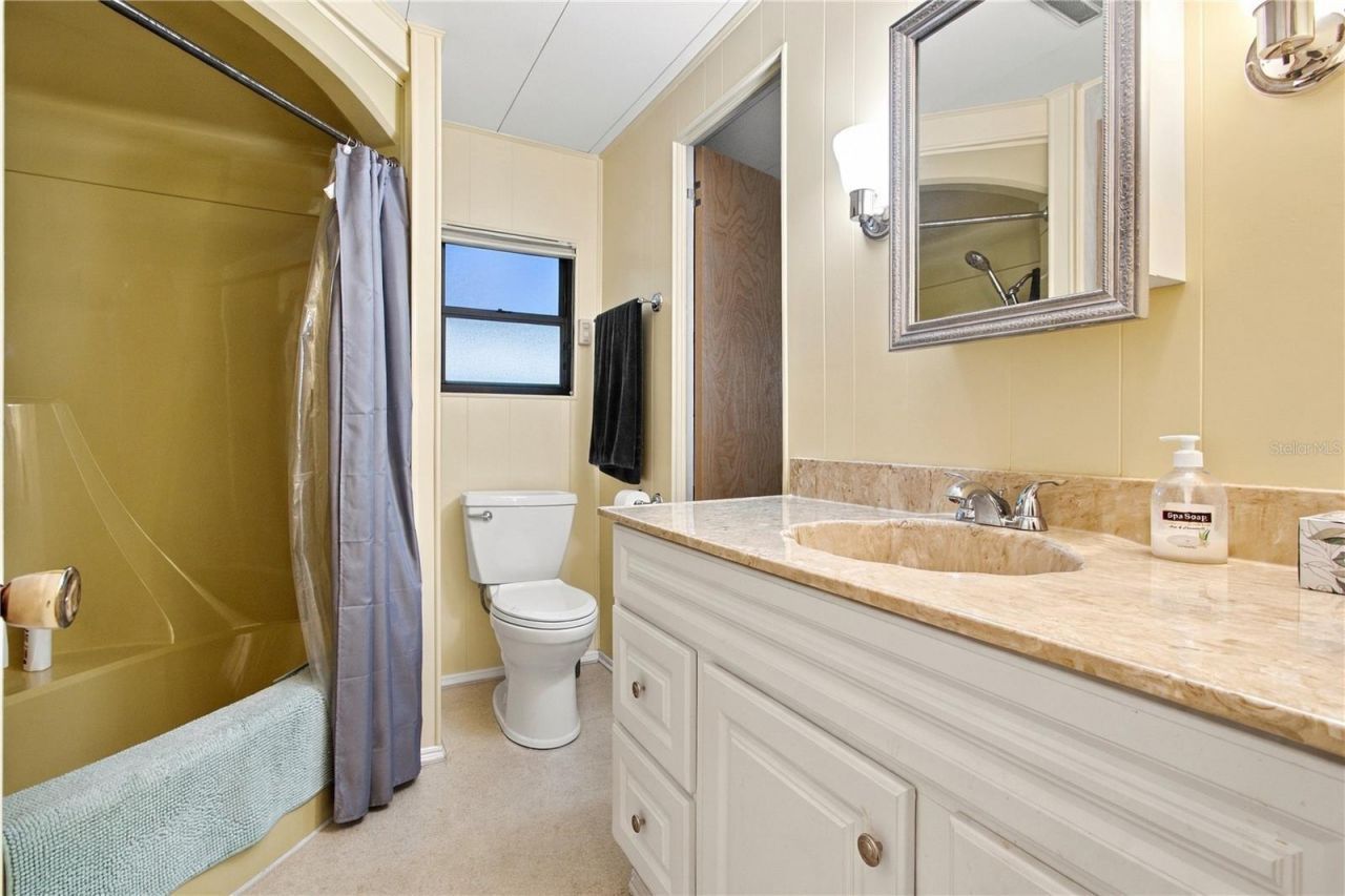 104 52nd Avenue Plaza E, Bradenton, FL 34203 Photo