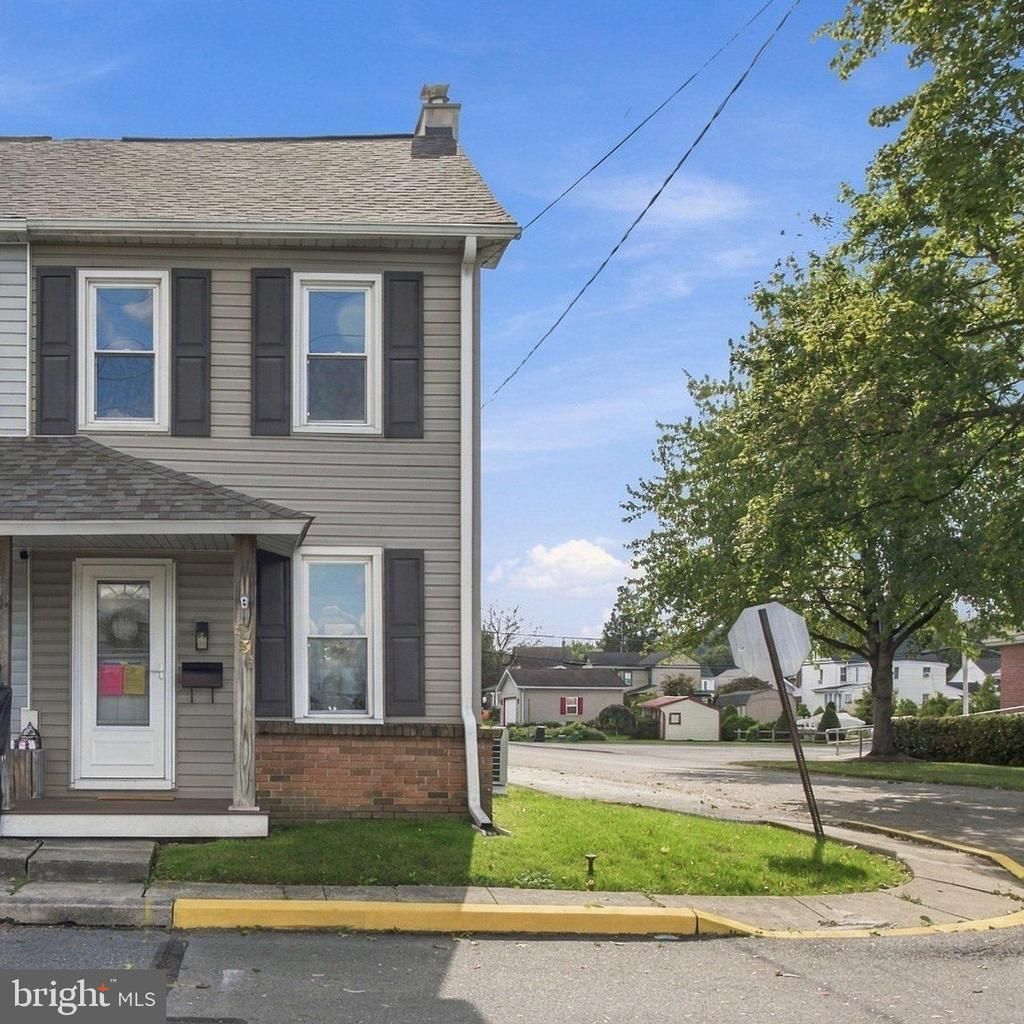 536 ESSEX STREET, MARIETTA, PA 17547