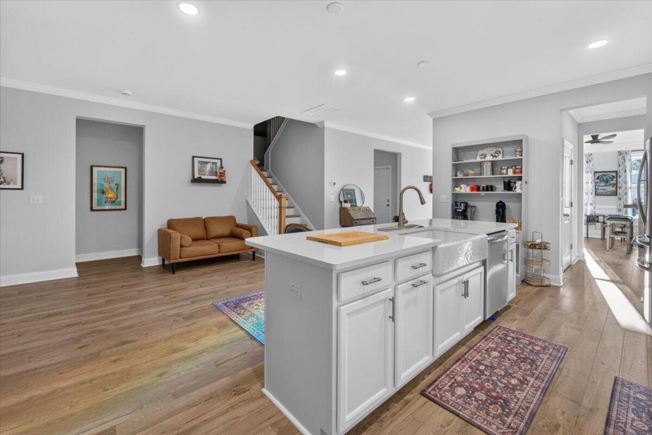 738 Opal Wing Street Photo 17