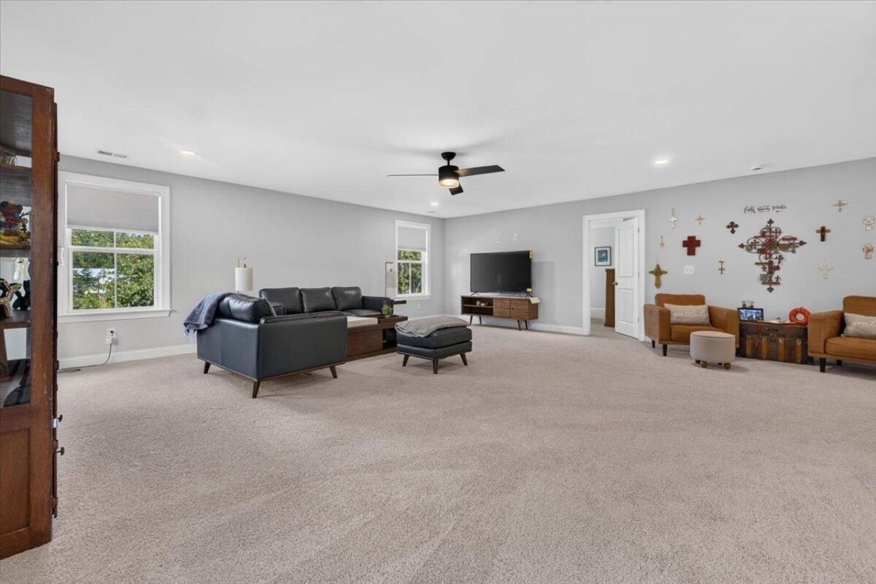 738 Opal Wing Street Photo 37