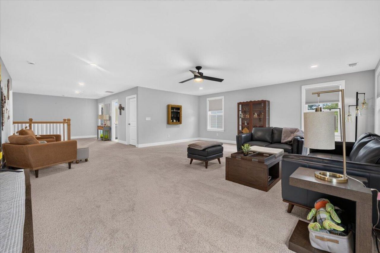 738 Opal Wing Street Photo 38