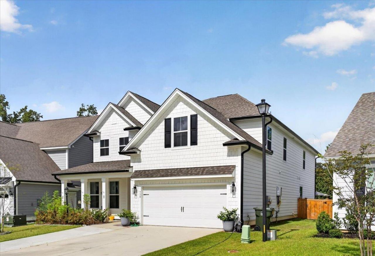 738 Opal Wing Street Photo 4
