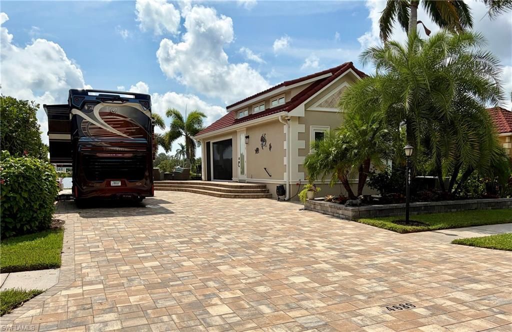 4689 Southern Breeze Dr , Naples, FL 34114 Photo