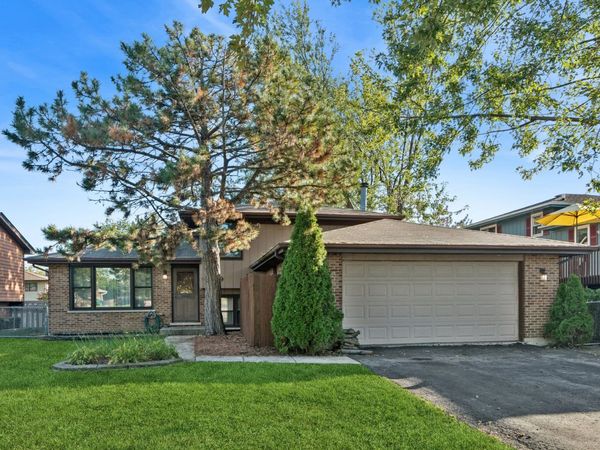 8959 W 169th Place, Orland Hills, IL 60477