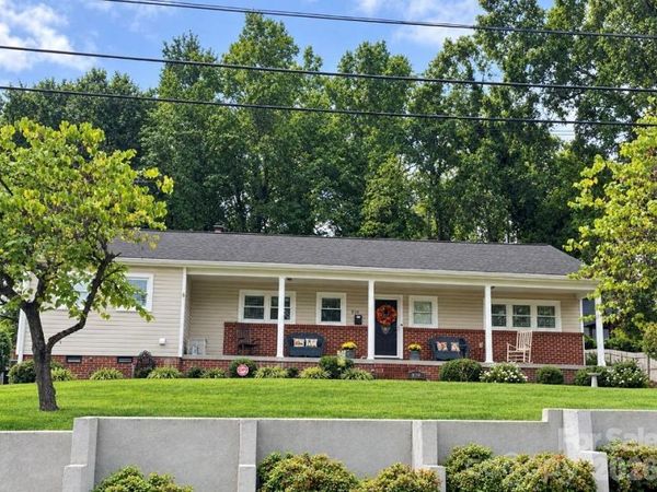 839 W Garrison Boulevard, Gastonia, NC 28052