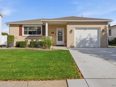 95 Caprice Drive, Buffalo, NY 14227