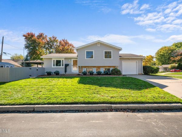 5054 Oakridge Drive, Toledo, OH 43623