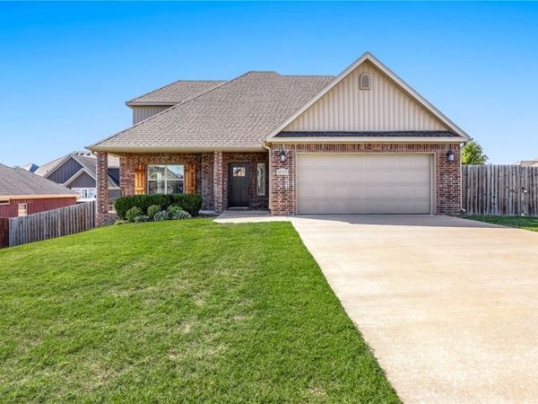 511 Oak Run Lane , Cave Springs, AR 72718